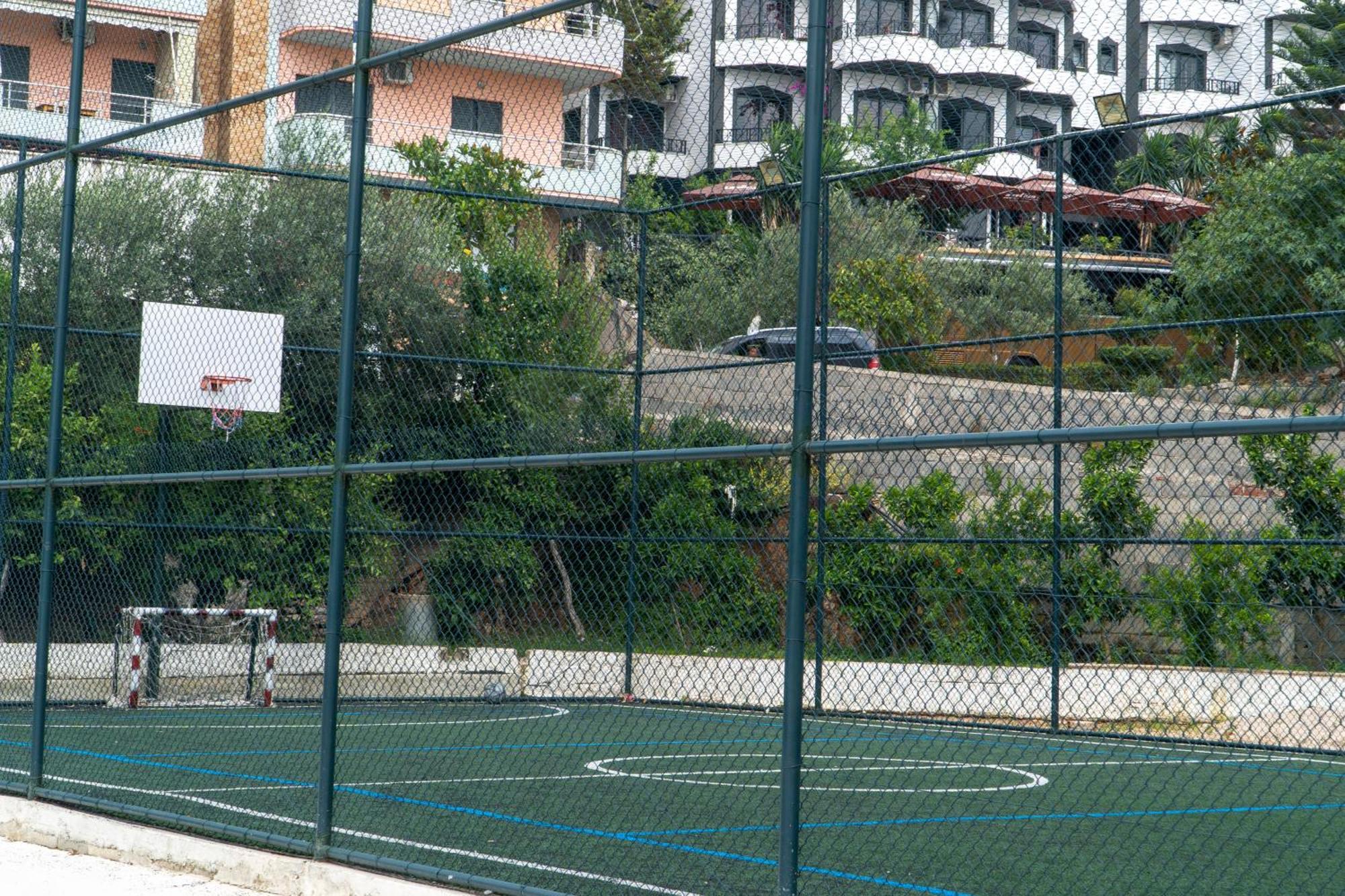 Hotel Mediterrane Sarandë Exterior foto
