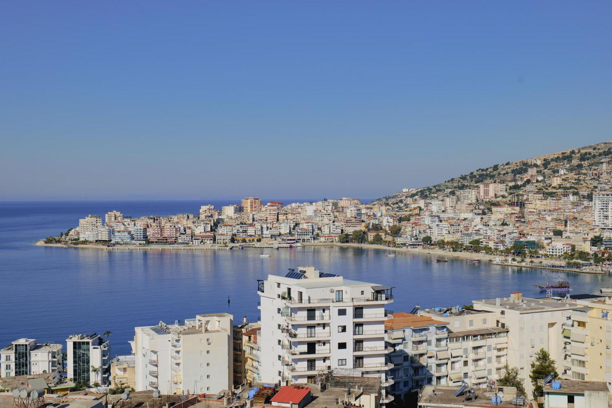 Hotel Mediterrane Sarandë Exterior foto