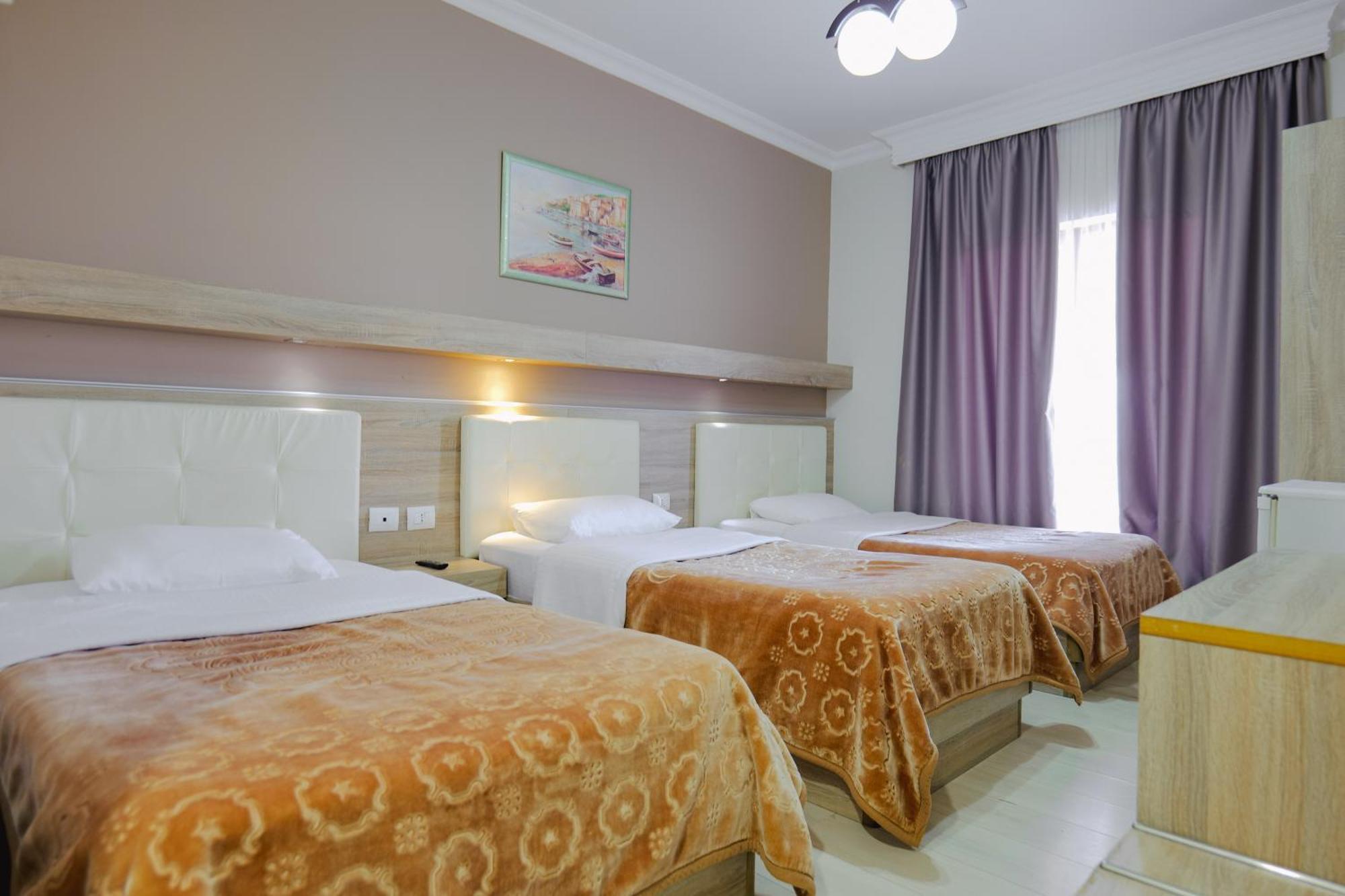 Hotel Mediterrane Sarandë Exterior foto